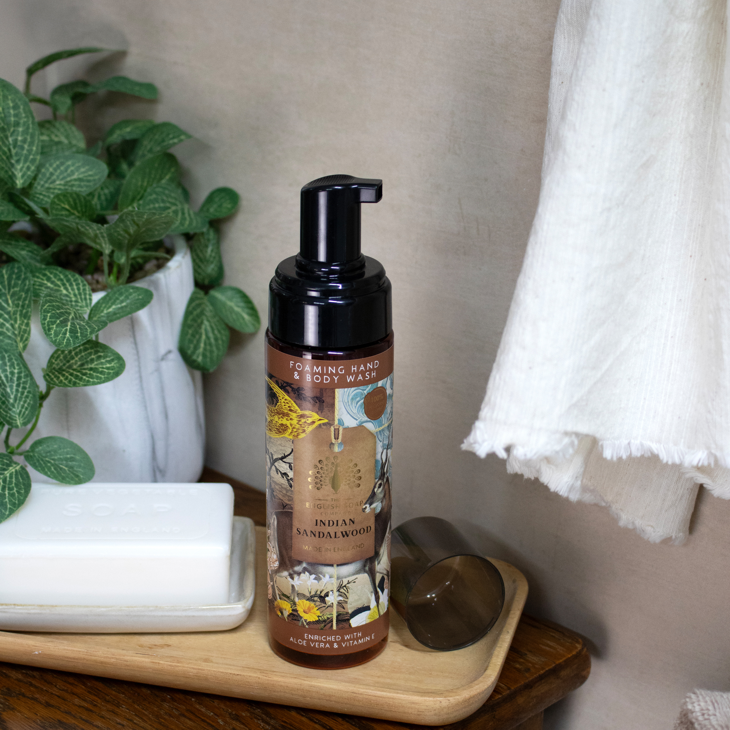 Indian Sandalwood Foaming Hand and Body Wash