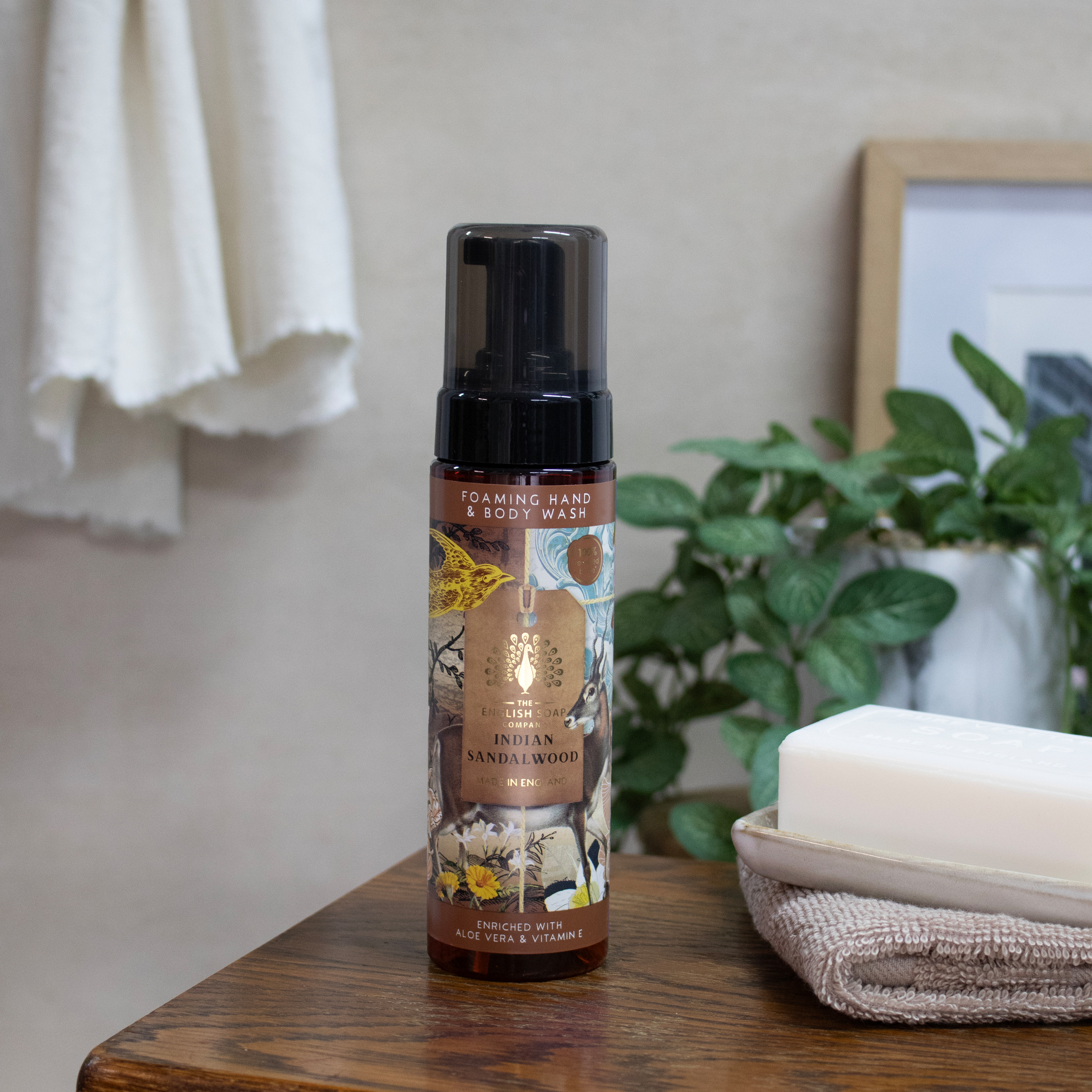 Indian Sandalwood Foaming Hand and Body Wash